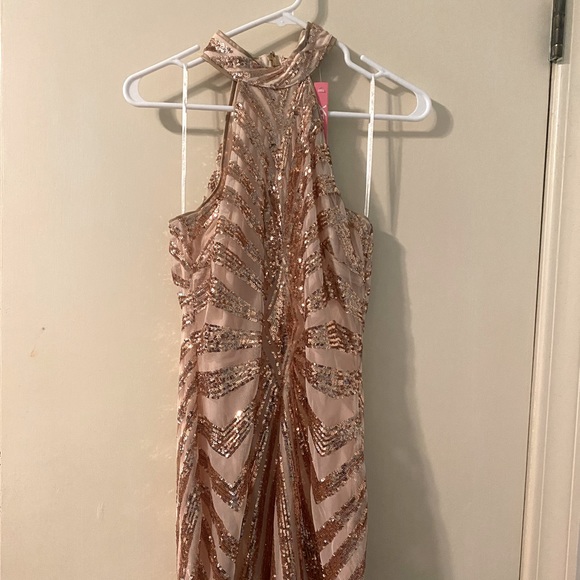 Women’s Dress - Picture 3 of 5